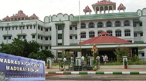 எம்.பி, எம்எல்ஏக்கள் தொடர்புடைய அரசியல் வழக்குகளை முன்கூட்டியே தெரிவிக்க வேண்டும்: அரசு வழக்கறிஞர்களுக்கு திடீர் உத்தரவு