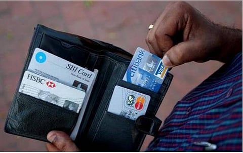 டெபிட், கிரெடிட் கார்டுகளை பயன்படுத்த புதிய விதிமுறைகள் அமல்: பண பாதுகாப்பை உறுதி செய்ய நடவடிக்கை