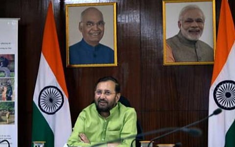 தனியார் கூட்டு முயற்சியுடன் இணைந்து உயிரியல் பூங்காக்களை மேம்படுத்த திட்டம்: பிரகாஷ் ஜவடேகர் அறிவிப்பு