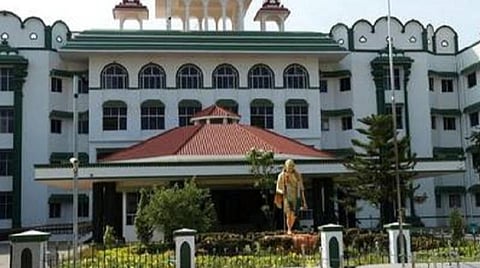 தேர்வு எழுதாமல் கற்றல் தகுதியை தீர்மானிப்பது எப்படி?- உயர் நீதிமன்றம் கேள்வி