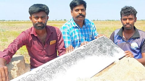 திருச்சுழி அருகே குதிரை படத்துடன் 800 ஆண்டுகள் பழமையான கல்வெட்டு கண்டுபிடிப்பு