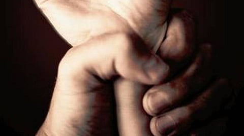 பாலியல் புகார் அளிக்க உ.பி.யில் இருந்து மகாராஷ்டிராவுக்கு 800 கி.மீ. பயணம் செய்த இளம்பெண்