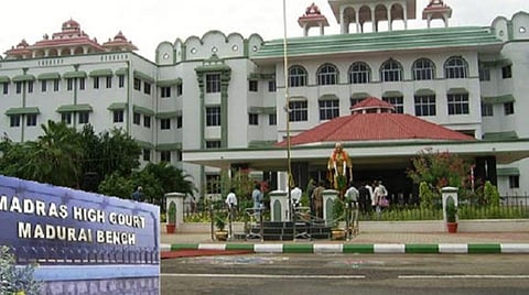 அரசு நிலங்களை ஆக்கிரமிப்போர், துணைபோகும் அதிகாரிகள் மீது ஏன் குற்றவியல் நடவடிக்கை எடுக்கக்கூடாது?- தமிழக அரசுக்கு உயர் நீதிமன்றம் கேள்வி