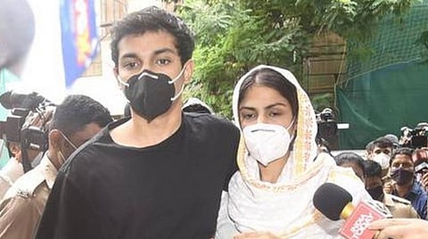 ரியாவுக்கு ஜாமீன்: சகோதரர் ஷெளவிக் ஜாமீன் மனு நிராகரிப்பு