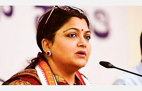 பாஜகவில் இணைவதாக தகவல்: காங்கிரஸ் செய்தித் தொடர்பாளர் பொறுப்பிலிருந்து குஷ்பு நீக்கம்