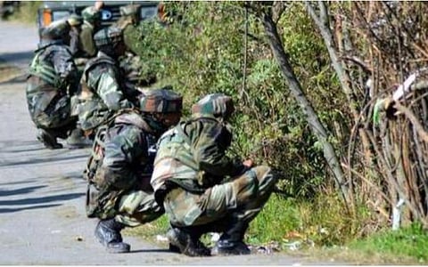 ஸ்ரீநகரில் இரு தீவிரவாதிகள் சுட்டுக்கொலை