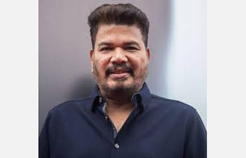 'எந்திரன்' கதைத் திருட்டு விவகாரம்; வழக்கு விசாரணைக்குத் தடை கோரி இயக்குநர் ஷங்கர் மனு: உச்ச நீதிமன்றம் தள்ளுபடி