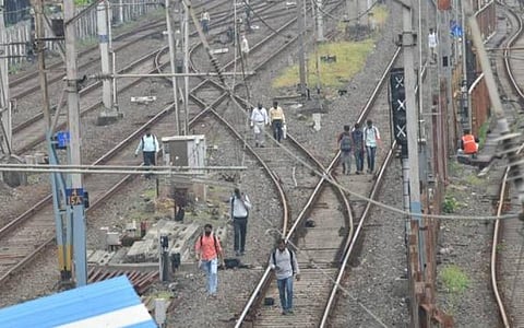 மும்பை மின்தடை; மத்திய அதிகாரிகள் குழு செல்கிறது