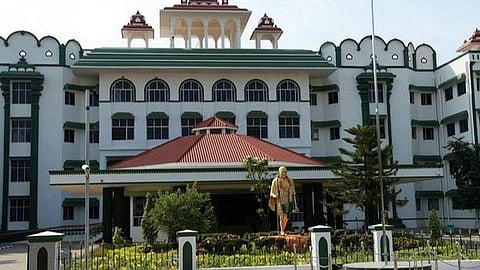 தேவேந்திர குல வேளாளர் ஆய்வு குழுவுக்கு எதிரான வழக்கை தள்ளுபடி செய்யக்கோரி மனுக்கள் தாக்கல்