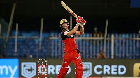 கொல்கத்தா அணியை தனது பேட்டிங்கால் மிரளவைத்த டிவில்லியர்ஸ் : படம் உதவி ட்விட்டர்