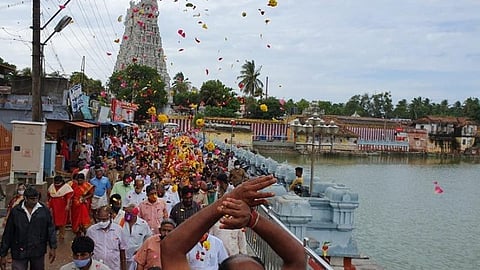 திருவனந்தபுரம் நவராத்திரி விழாவிற்காக சுசீந்திரம் முன்னுதித்த நங்கை அம்மன் சிலை பாரம்பரிய முறைப்படி பவனி: துப்பாக்கி ஏந்திய போலீஸார் மரியாதை