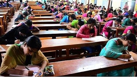 மருத்துவ மாணவர் சேர்க்கையில் அரசுப் பள்ளி மாணவர்களுக்கு நடப்பாண்டில் உள் ஒதுக்கீடு வழங்க வாய்ப்புள்ளதா?- தமிழக அரசுக்கு உயர் நீதிமன்றம் கேள்வி