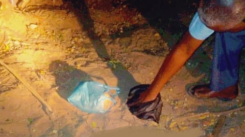 வாலாந்தரவை இரட்டைக் கொலையின் 2-ம் ஆண்டு நினைவு தினம்: இரு நாட்டு வெடிகுண்டுகள் பறிமுதல்