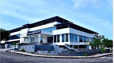 கேரள முதல்வர் திறந்து வைத்த நச்சுயிரியல் பரிசோதனைக் கூடம்