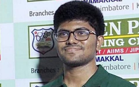 நீட் தேர்வு முடிவுகள் வெளியீடு: தேசிய அளவில் தமிழக மாணவர் 8-வது இடம் பிடித்து சாதனை