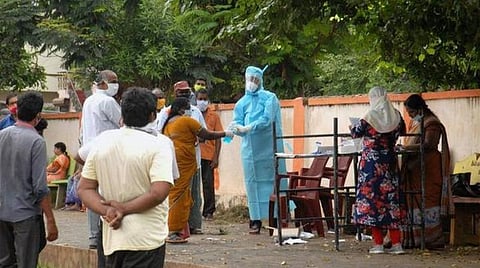 அக்.18-ம் தேதி சென்னை நிலவரம்; கரோனா தொற்றிலிருந்து மீண்டவர்கள், சிகிச்சையில் இருப்பவர்கள்: மண்டல வாரியான பட்டியல்