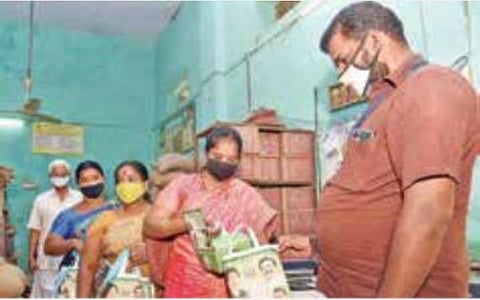 நோய் எதிர்ப்பு சக்தியை அதிகரிக்க ரேஷன் கடைகளில் மருந்து பெட்டகம் விநியோகம்