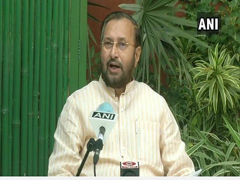 மத்திய அமைச்சர் பிரகாஷ் ஜவடேகர் பேட்டி அளித்த காட்சி : படம் ஏஎன்ஐ