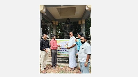 கரிகாலன் சிலை முன்பாக நூல் அறிமுகம்