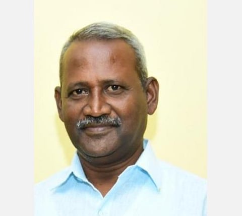 ஆளுநர், முதல்வரிடம் மனு தந்துள்ள ரகுபதி.