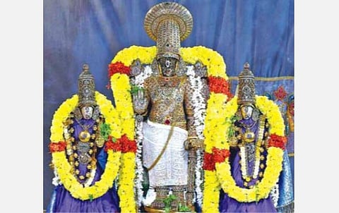 திருவல்லிக்கேணி பார்த்தசாரதி பெருமாள் கோயிலுக்கு 3 கிலோ தங்க கொண்டை உபயம்: ஏராளமான பக்தர்கள் சுவாமி தரிசனம்