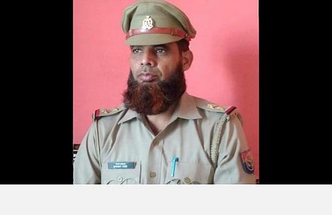 உ.பி.யில் தாடி வளர்த்தமையால் பணியிடைநீக்கம், தாடியை மழித்தமையால் முஸ்லிம்களிடம் அதிருப்தி: ஆய்வாளரின் இரண்டக நிலை