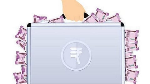 ஊராட்சிகள் உதவி இயக்குனர் கார் ஓட்டுனர் வீட்டில் ரூ.2.94 லட்சம் பறிமுதல்