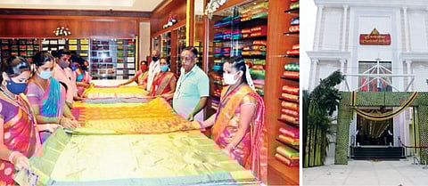 நெய்வேலி வடக்குத்து கும்பகோணம் மெயின்ரோட்டில் கன்னிகா பரமேஸ்வரி ஸ்டோர் புதிதாக திறக்கப்பட்டுள்ளது. இதில் பட்டுப் புடவை பிரிவில் புதிய ரகங்களை ஆர்வத்துடன் பார்வையிடுகின்றனர் பெண் வாடிக்கையாளர்கள்.