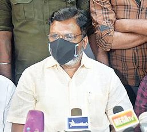 வேலூரில் நேற்று செய்தியாளர்களை சந்தித்த விடுதலை சிறுத்தைகள் கட்சியின் தலைவர் தொல்.திருமாவளவன்.