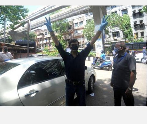 ‘சட்ட விரோத கைது, நான் அதிர்ச்சியடைந்துள்ளேன்’ - உயர் நீதிமன்றத்தை நாடிய ரிபப்ளிக் டிவி ஆசிரியர் அர்னாப் கோஸ்வாமி