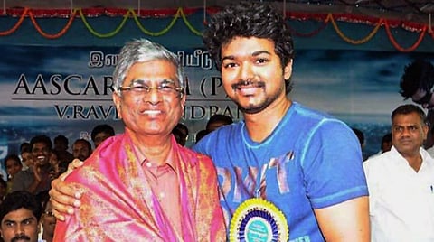 தந்தையின் கட்சிக்கும் எனக்கும் சம்பந்தமில்லை; அதில் என் ரசிகர்கள் இணைய வேண்டாம்; என் பெயரைப் பயன்படுத்தினால் நடவடிக்கை: விஜய்