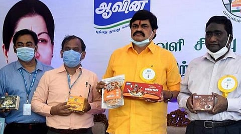 5 வகையான இனிப்புகள் அறிமுகம்; தீபாவளிக்கு 100 டன் ஆவின் இனிப்புகள் விற்க இலக்கு: அமைச்சர் ராஜேந்திர பாலாஜி தகவல்