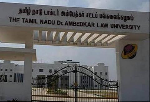 சட்டப் படிப்புகளுக்கு விண்ணப்பிக்கக் கால அவகாசம் நீட்டிப்பு