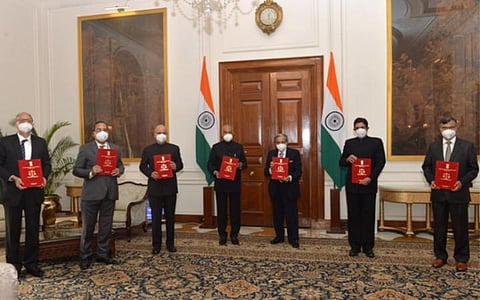 நிதி ஆணைய அறிக்கை: குடியரசுத் தலைவரிடம் சமர்ப்பிப்பு