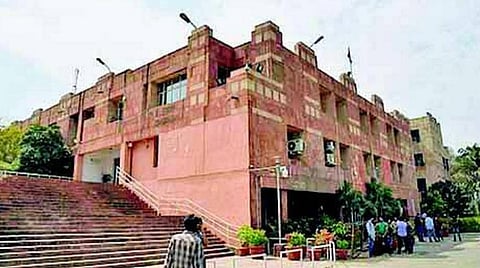 ஜவகர்லால் நேரு பல்கலைக்கழகத்தில் சுவாமி விவேகானந்தர் சிலை: பிரதமர் மோடி திறந்து வைக்கிறார்