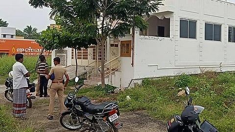 விருதுநகரில் வேளாண் அதிகாரி வீட்டில் 11 பவுன் நகைகள் திருட்டு