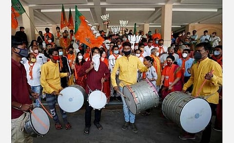 தெலங்கானா, குஜராத், கர்நாடகா, உத்தர பிரதேசம் உட்பட 11 மாநிலங்களில் நடந்த இடைத்தேர்தலில் பாஜக அமோக வெற்றி: மத்திய பிரதேசத்தில் ஆட்சியை தக்க வைத்தார் சிவராஜ் சிங் சவுகான்