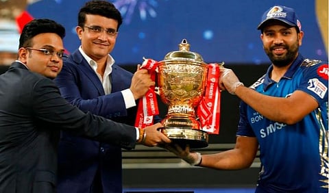 யாரையும் குச்சியை வைத்துக் கொண்டு மிரட்டும் கேப்டன் அல்ல நான்: சாம்பியன் மும்பை கேப்டன் ரோஹித் சர்மா சூசகம்