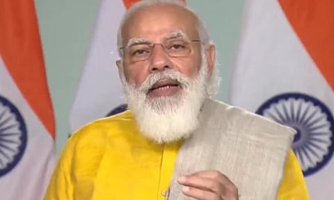 பிரதமர் மோடி வெள்ளிக்கிழமை காணொலிக் காட்சி வாயிலாக ஆயுர்வேத நிறுவனங்களுக்கு அடிக்கல் நாட்டி உரையாற்றும் காட்சி.