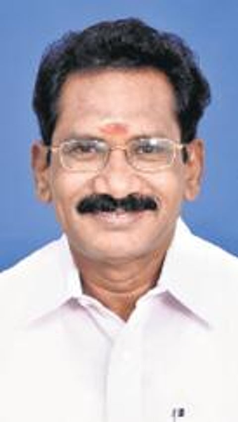 அடர்த்தியான மழையால் நீர் செல்வது சிரமம்: அமைச்சர் செல்லூர் கே.ராஜூ தகவல்