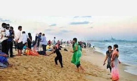 மெரினாவில் பொதுமக்களை அனுமதிப்பது எப்போது?- உயர் நீதிமன்றத்தில் தமிழக அரசு பதில்