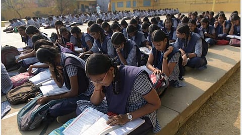 அரசு உதவி பெறும் பள்ளி மாணவர்களுக்கு 7.5% உள் ஒதுக்கீடு கிடையாது: மனுவைத் தள்ளுபடி செய்து உயர் நீதிமன்றம் உத்தரவு