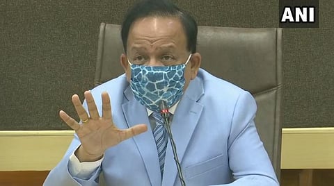 மத்திய சுகாதாரத்துறை அமைச்சர் ஹர்ஸவர்த்தன் பேட்டி அளித்த காட்சி: படம் | ஏஎன்ஐ.