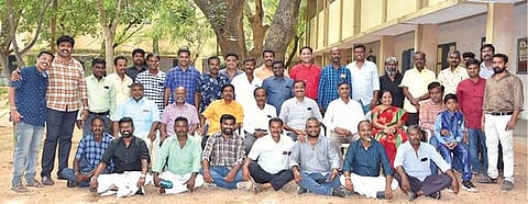 மதுரை யாதவா கல்லூரியில் நடைபெற்ற முன்னாள் மாணவர்கள், பேராசிரியர்கள் சந்திப்பு நிகழ்ச்சியில் பங்கேற்றோர்.