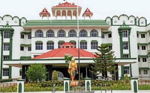 கரோனாவால் மனநலப் பிரச்சினைகள் அதிகரிப்பு; மனநல மருத்துவர்கள் அதிகம் தேவைப்படுகின்றனர்- உயர் நீதிமன்றம் கருத்து