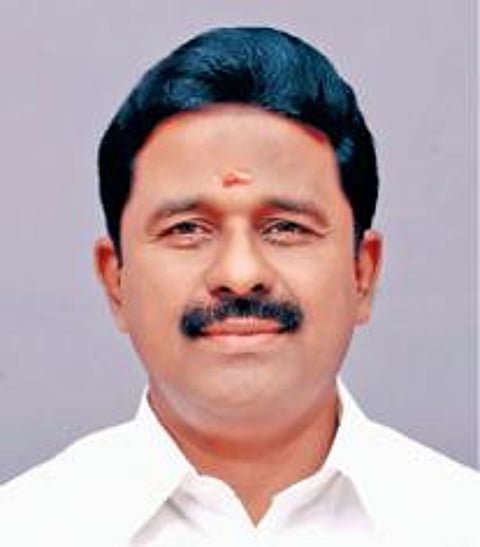 பருவமழை முன்னெச்சரிக்கை நடவடிக்கையாக களத்துக்குச் சென்று எந்தச் சூழலிலும் பணியாற்ற தயாராக இருக்க வேண்டும் அலுவலர்களுக்கு அமைச்சர் ஆர்.காமராஜ் உத்தரவு