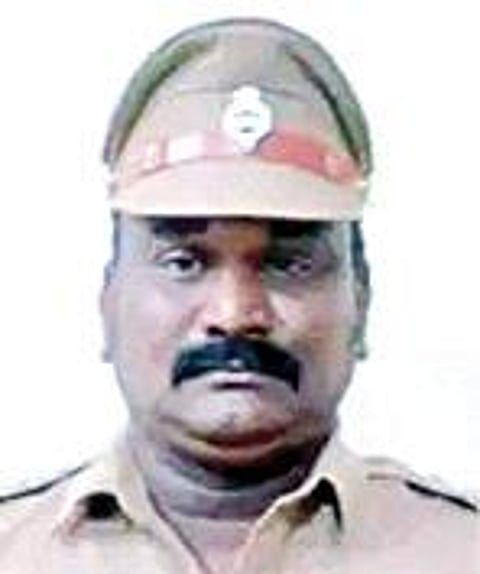 தினேஷ்குமார்