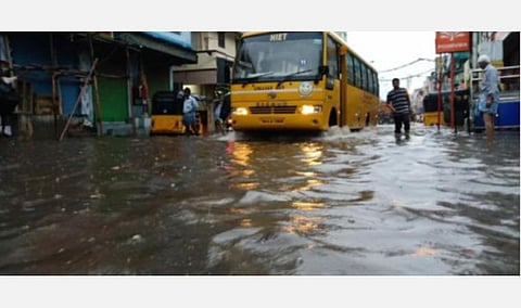 உருவானது காற்றழுத்தத் தாழ்வு மண்டலம்; நாளை புயலாக மாறுகிறது; டிச.2-ம் தேதி தமிழகத்தில் கனமழைக்கு வாய்ப்பு: வானிலை ஆய்வு மையம் தகவல்