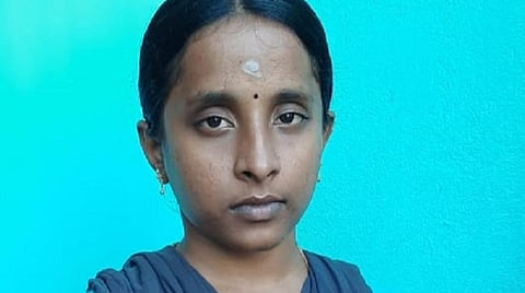 மருத்துவப் படிப்பில் இடம் உறுதியாகியும் இணைய வசதி இல்லாததால் கலந்தாய்வை தவறவிட்ட சிவகங்கை மாணவி