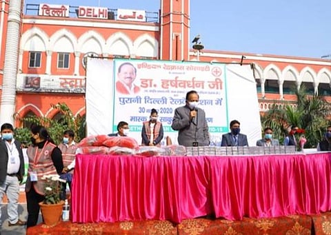 நாள் ஒன்றுக்கு 10 லட்சத்துக்கும் மேற்பட்ட பிபிஇ உடைகள்: ஹர்ஷ் வர்தன் பெருமிதம்